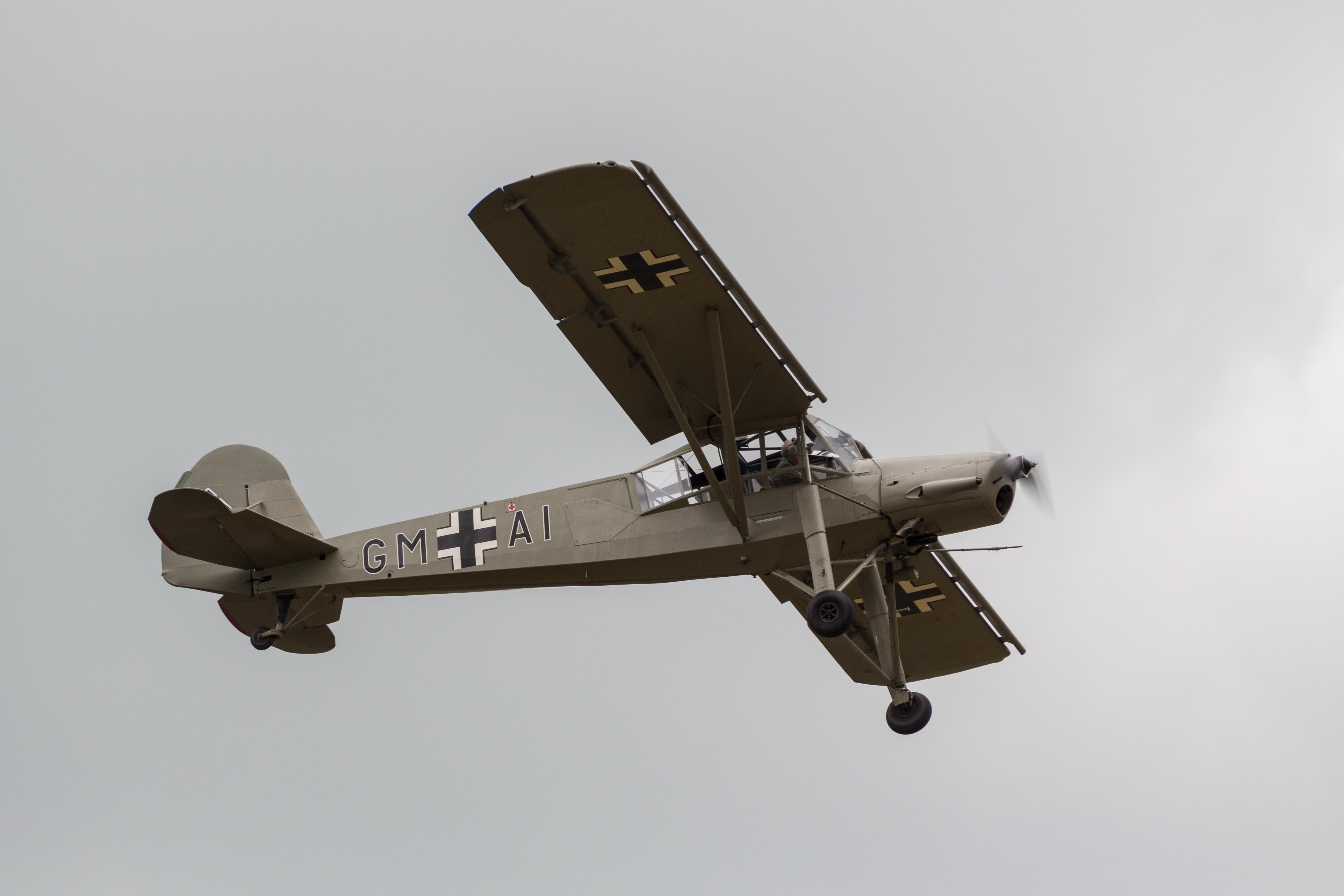 Fieseler Storch, Peter Holloway